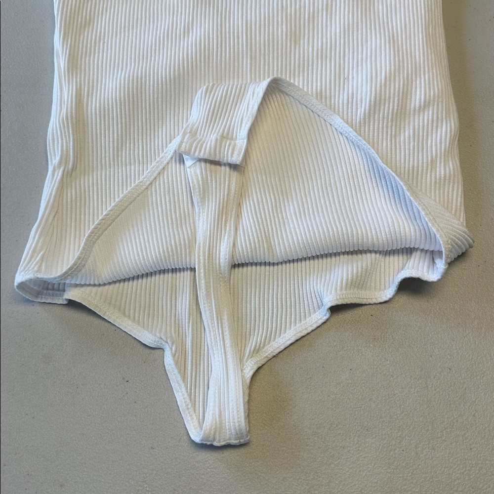 H&M White Ribbed Tank Bodysuit - Picture 4 of 6